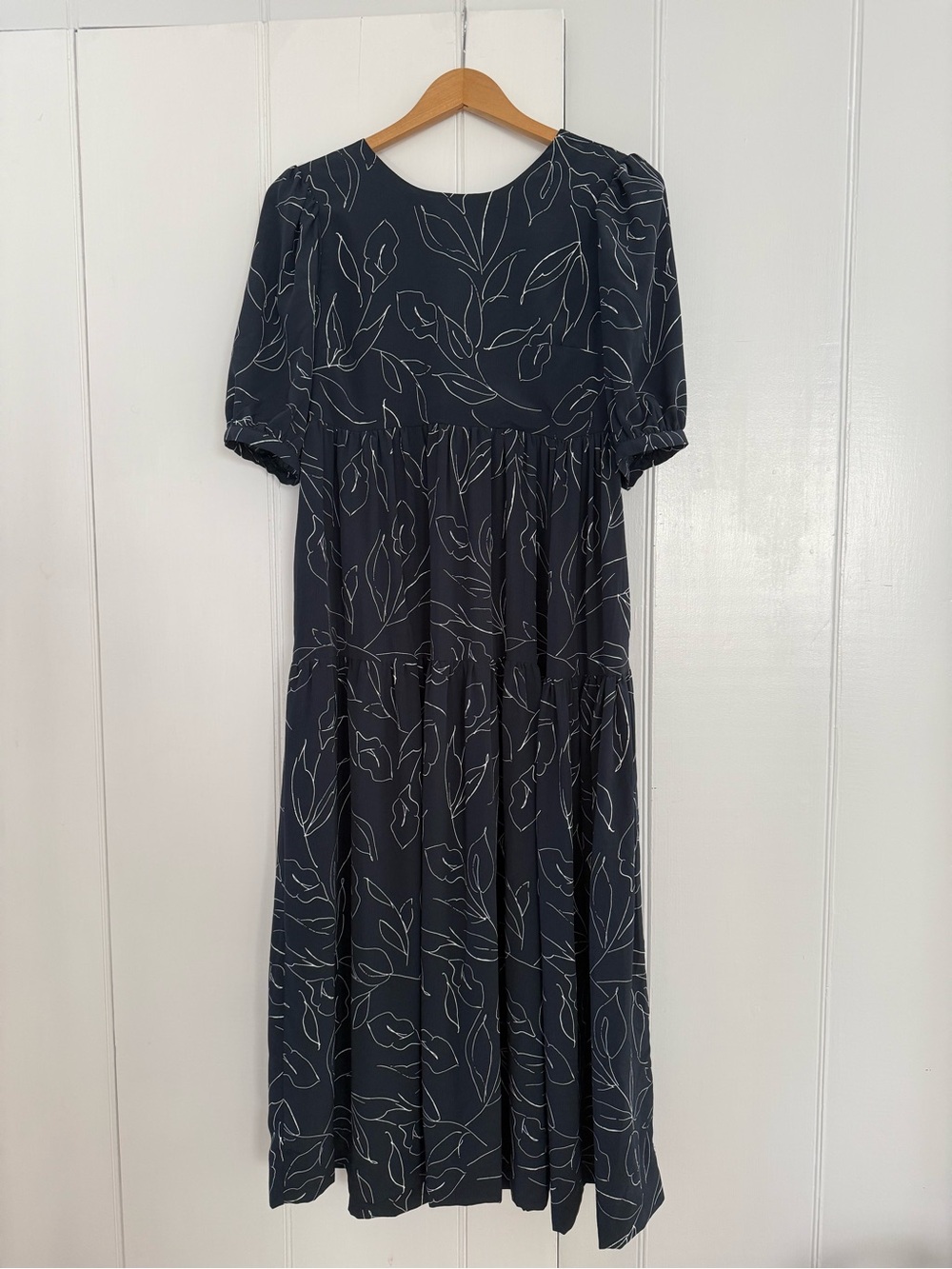 En Saison Navy Midi Dress with White Leaf Outline